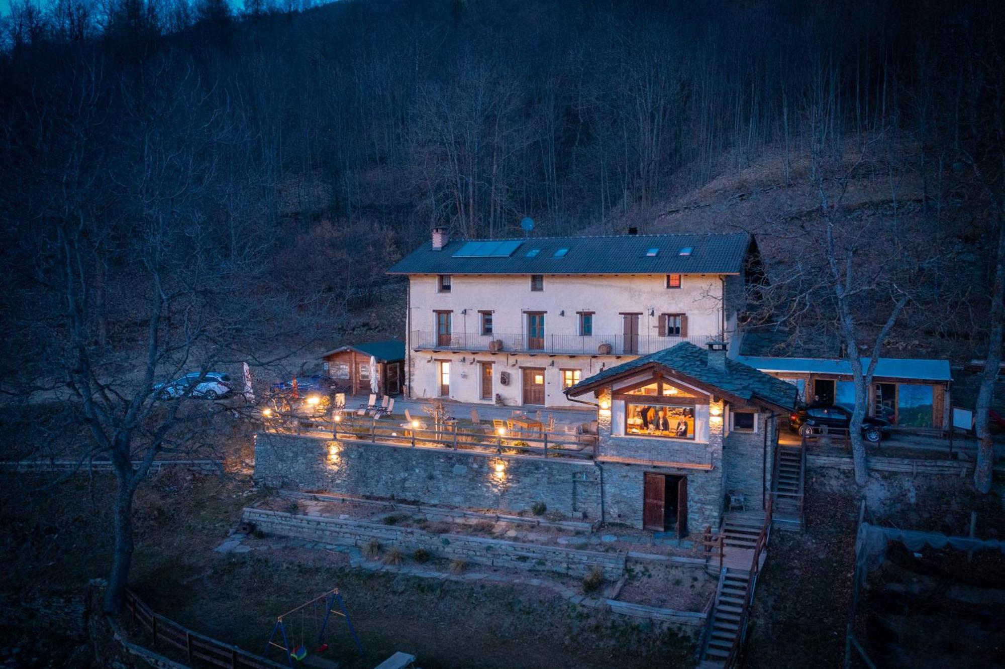Locanda Il Campo Della Quercia San Damiano Macra Exteriér fotografie